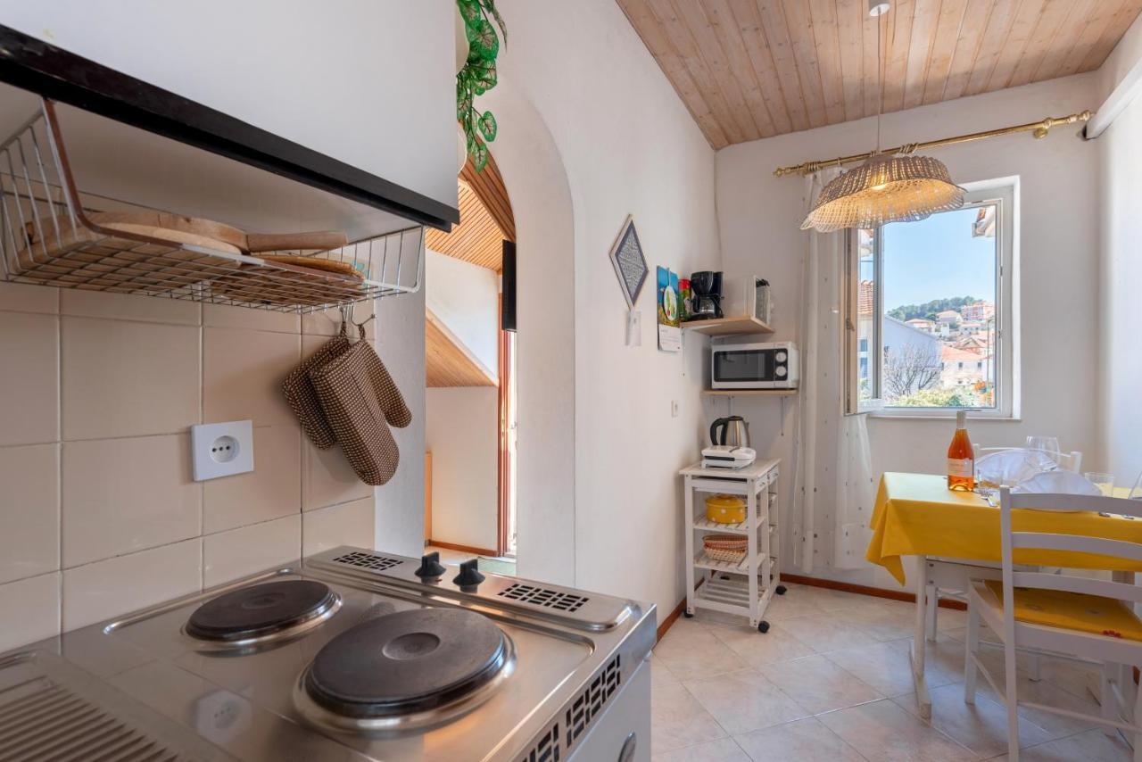 Apartments By The Sea Jelsa, Hvar - 11319 Jelsa  Exterior foto
